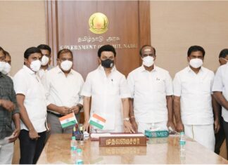 வேளாளர் வ.உசி ஐயாவிற்கு முழு உருவச் சிலை உள்ளிட்ட 14 அறிவிப்புகளை வெளியிட்டமைக்காக முதலமைச்சரை பல்வேறு வேளாளர் சங்க அமைப்புகளைச் சேர்ந்த நிர்வாகிகள் சந்தித்து நன்றி தெரிவித்தனர்.