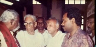 தமிழறிஞர் ஐயா வேளாளர் கி.ஆ.பெ.விஸ்வநாதம் பிள்ளை அவர்களோடு அக்னி சுப்ரமணியம்! (கோப்பு படம்)