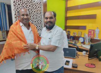 மாநில கொங்கு வேளாள கவுண்டர்கள் பேரவை-யின் பொதுசெயலாளர் திரு. தேவராஜ் அவர்கள் மரியாதை நிமித்தமாக, சென்னை-யில் உள்ள வேளாளர் மையத்தின் தலைமை நிலையத்திற்கு வருகை புரிந்தார்.